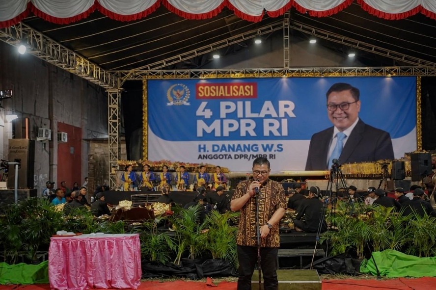 Anggota MPR RI, Danang Wicaksana Sulistya (DWS) Sosialisasi Empat Pilar MPR RI Anggota MPR RI, Danang Wicaksana Sulistya (DWS) Sosialisasi Empat Pilar MPR RI